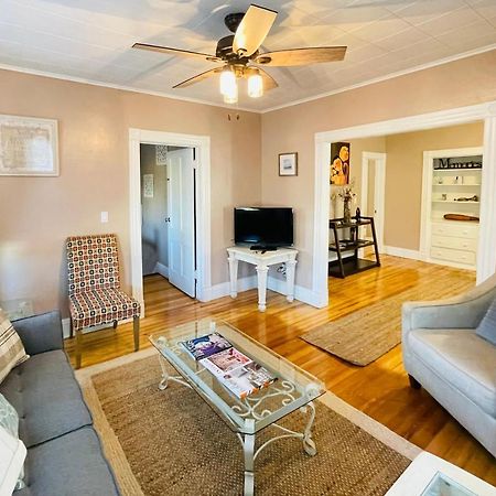 Delightful 2Br Apartment With Balcony - 15 Min From Mohegan Sun- Foxwoods Casinos & Mystic New London Buitenkant foto