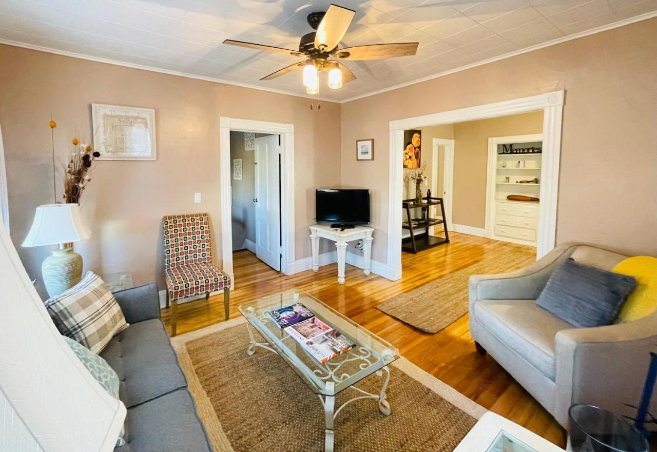 Delightful 2Br Apartment With Balcony - 15 Min From Mohegan Sun- Foxwoods Casinos & Mystic New London Buitenkant foto