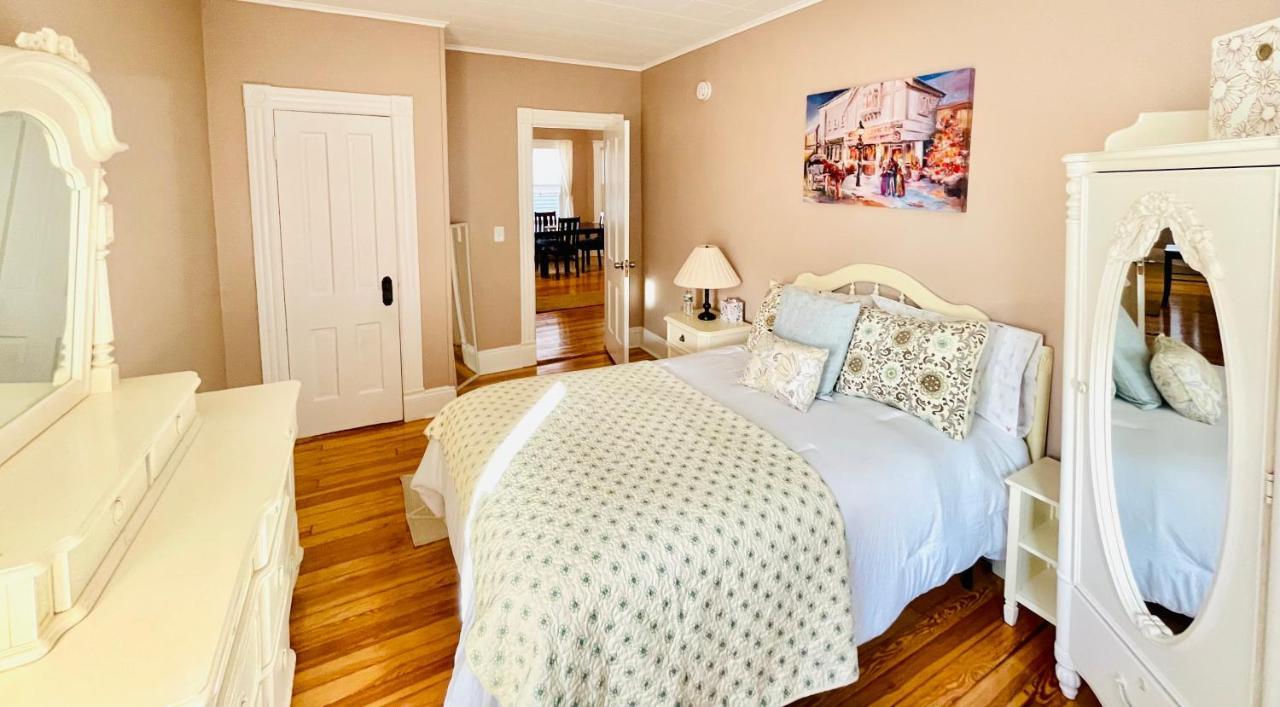 Delightful 2Br Apartment With Balcony - 15 Min From Mohegan Sun- Foxwoods Casinos & Mystic New London Buitenkant foto